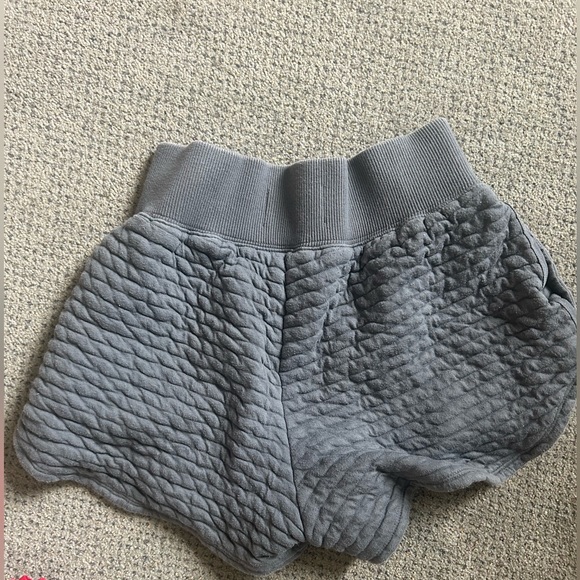 Everlane Sweatshorts lounge shorts pockets - Picture 2 of 3